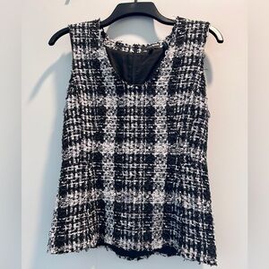 Designer Theory Top Size M Black, White, & Light Pink Accents, Lined